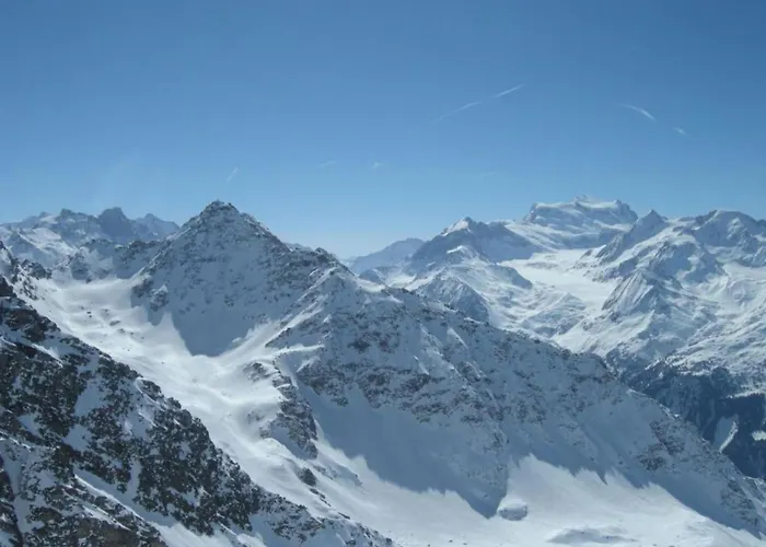 Cosy Near Slope ナンダ