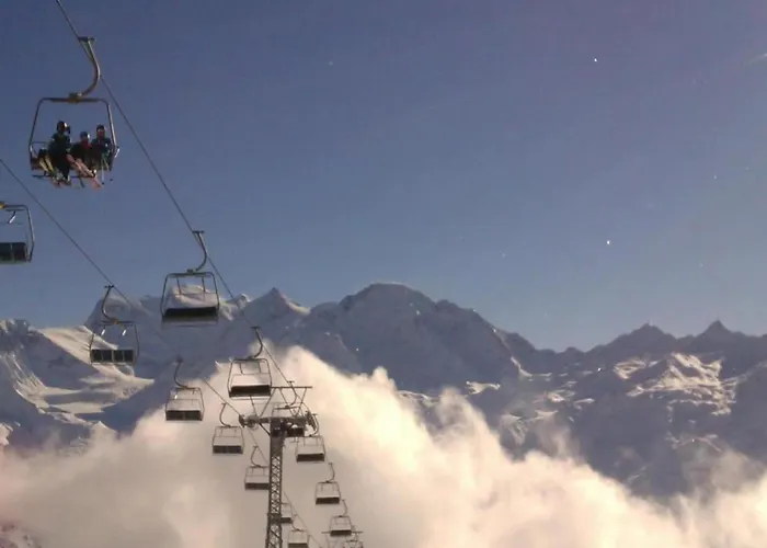 Cosy Near Slope アパート ナンダ